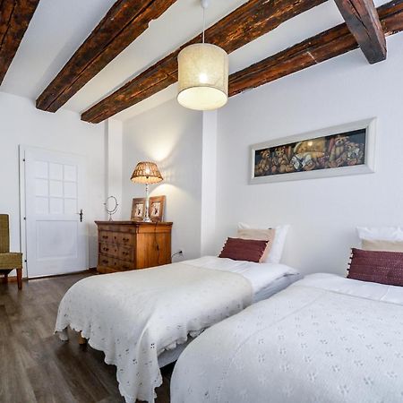 Les Appartements De Louise Riquewihr Exterior photo